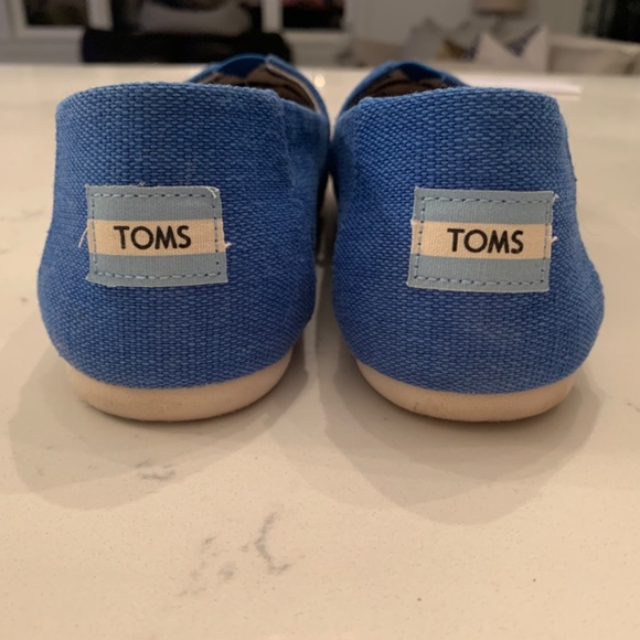 Toms - Picture 3 of 4